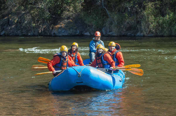 rafting-team-building